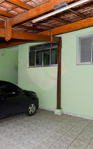 Casa à venda com 164m², 4 quartos e 2 vagas