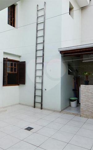 Casa à venda com 164m², 4 quartos e 2 vagas