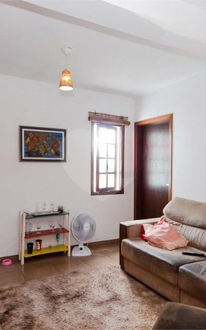 Casa à venda com 164m², 4 quartos e 2 vagas