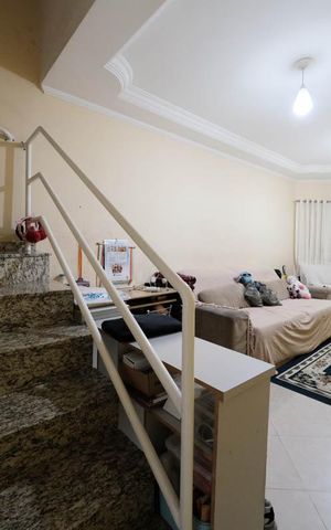 Casa à venda com 145m², 3 quartos e 2 vagasSala
