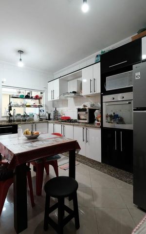 Casa à venda com 145m², 3 quartos e 2 vagasCozinha