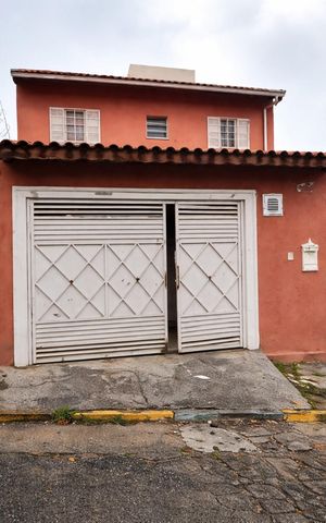 Casa para alugar com 480m², 3 quartos e 3 vagas Casa para alugar com 480m², 3 quartos e 3 vagasFachada