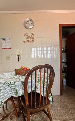 Casa à venda com 390m², 4 quartos e 5 vagas Casa à venda com 390m², 4 quartos e 5 vagasCozinha