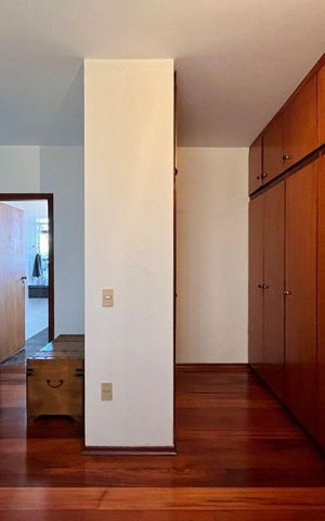 Casa à venda com 390m², 4 quartos e 5 vagas Casa à venda com 390m², 4 quartos e 5 vagasSuíte 3