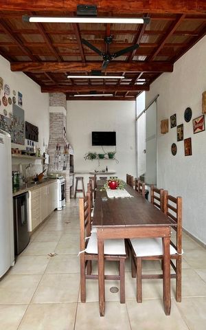 Casa à venda com 390m², 4 quartos e 5 vagas Casa à venda com 390m², 4 quartos e 5 vagasChurrasqueira