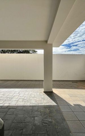 Casa à venda com 390m², 4 quartos e 5 vagas Casa à venda com 390m², 4 quartos e 5 vagasQuintal