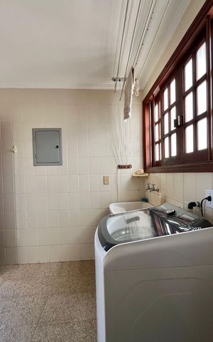 Casa à venda com 390m², 4 quartos e 5 vagas Casa à venda com 390m², 4 quartos e 5 vagasÁrea de Serviço