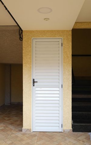 Apartamento à venda com 37m², 2 quartos e sem vagaÁrea comum - Saguão do prédio - Escadas