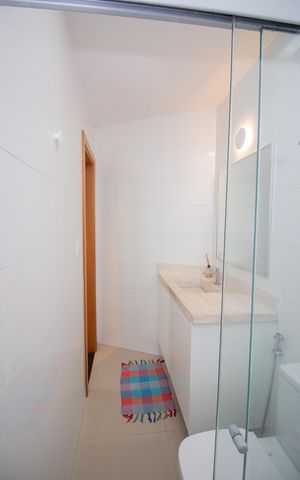 Casa à venda com 170m², 3 quartos e 4 vagas Casa à venda com 170m², 3 quartos e 4 vagasBanheiro da Suíte