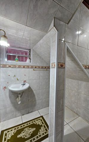 Casa à venda com 130m², 3 quartos e 2 vagasBanheiro