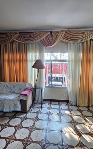 Casa à venda com 130m², 3 quartos e 2 vagasSala