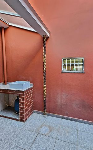Casa à venda com 130m², 3 quartos e 2 vagasÁrea externa