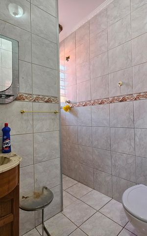 Casa à venda com 130m², 3 quartos e 2 vagasBanheiro