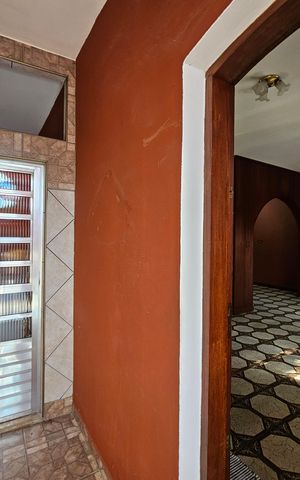 Casa à venda com 130m², 3 quartos e 2 vagasSala