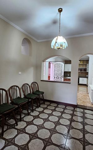 Casa à venda com 130m², 3 quartos e 2 vagasSala