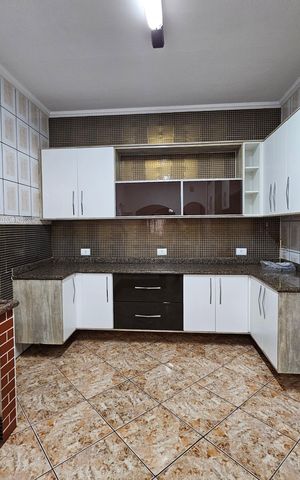 Casa à venda com 130m², 3 quartos e 2 vagasCozinha
