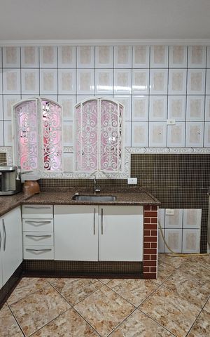 Casa à venda com 130m², 3 quartos e 2 vagasCozinha