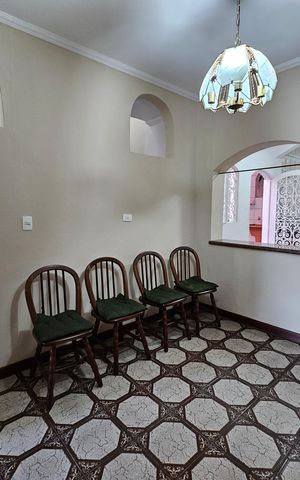 Casa à venda com 130m², 3 quartos e 2 vagasSala