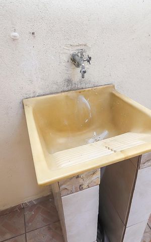 Casa à venda com 88m², 4 quartos e 1 vagaCasa 1 - Área de Serviço