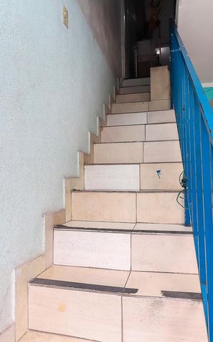 Casa à venda com 88m², 4 quartos e 1 vagaEscadas de Acesso