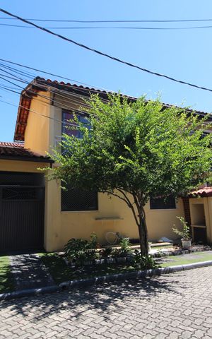 Casa de condomínio à venda com 120m², 4 quartos e 3 vagasFachada