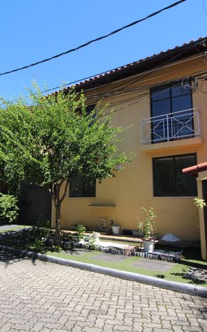 Casa de condomínio à venda com 120m², 4 quartos e 3 vagasFachada