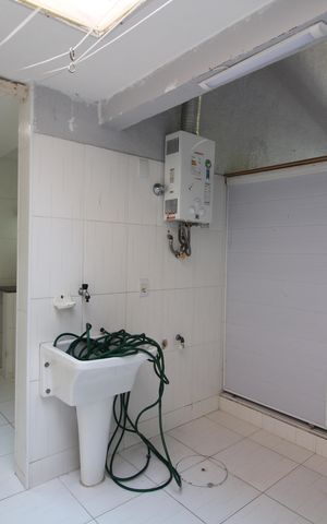 Casa de condomínio à venda com 120m², 4 quartos e 3 vagasÁrea de Serviço