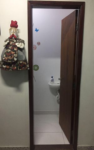 Casa à venda com 169m², 3 quartos e 2 vagasBanheiro