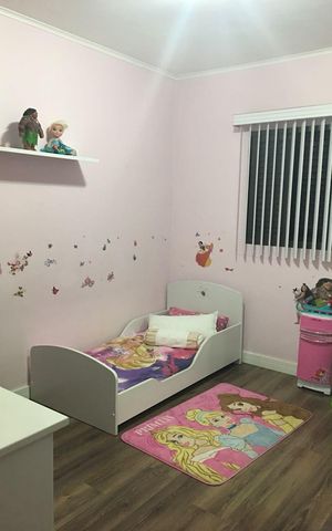 Casa à venda com 169m², 3 quartos e 2 vagasQuarto