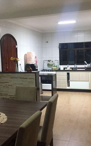 Casa à venda com 169m², 3 quartos e 2 vagasCozinha