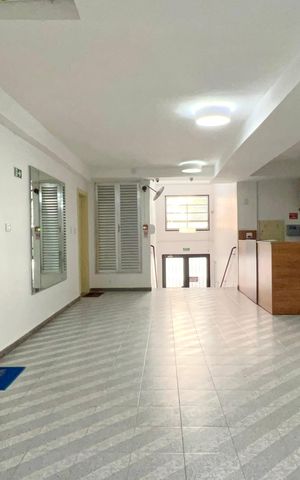 Apartamento à venda com 81m², 2 quartos e sem vaga Apartamento à venda com 81m², 2 quartos e sem vagaHall de entrada