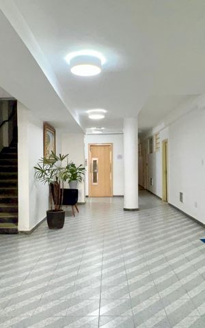Apartamento à venda com 81m², 2 quartos e sem vaga Apartamento à venda com 81m², 2 quartos e sem vagaHall de entrada