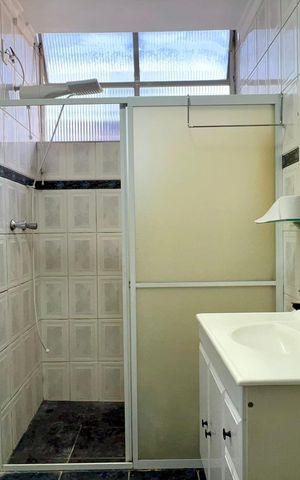 Apartamento à venda com 81m², 2 quartos e sem vaga Apartamento à venda com 81m², 2 quartos e sem vagaBanheiro