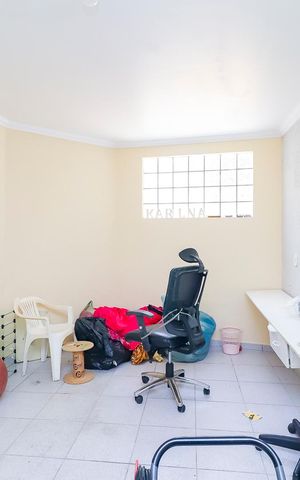 Casa à venda com 570m², 4 quartos e 10 vagasEdícula
