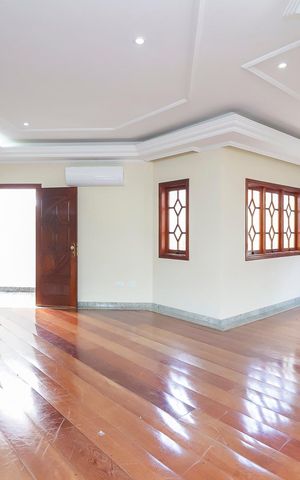 Casa à venda com 570m², 4 quartos e 10 vagasSala
