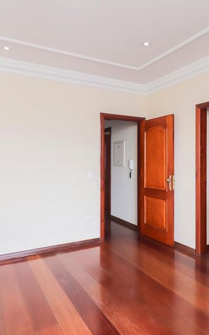 Casa à venda com 570m², 4 quartos e 10 vagasSuíte