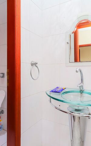 Casa à venda com 570m², 4 quartos e 10 vagasLavabo