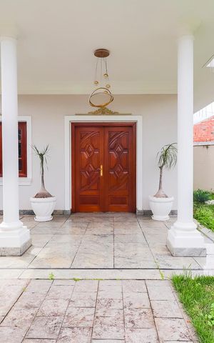 Casa à venda com 570m², 4 quartos e 10 vagasEntrada