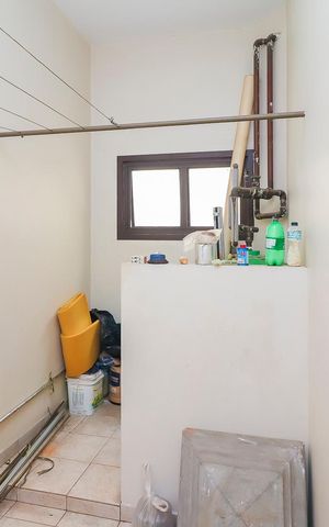Casa à venda com 570m², 4 quartos e 10 vagasQuarto de serviço