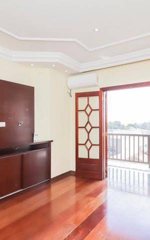 Casa à venda com 570m², 4 quartos e 10 vagasSuíte