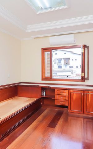 Casa à venda com 570m², 4 quartos e 10 vagasQuarto 