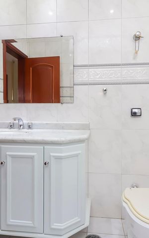Casa à venda com 570m², 4 quartos e 10 vagasBanheiro Social