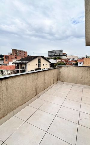 Apartamento à venda com 87m², 2 quartos e 1 vaga Apartamento à venda com 87m², 2 quartos e 1 vagaVaranda