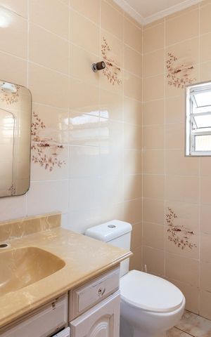 Casa à venda com 230m², 7 quartos e 2 vagasBanheiro