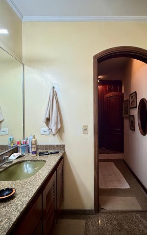 Apartamento à venda com 200m², 4 quartos e 3 vagas Apartamento à venda com 200m², 4 quartos e 3 vagasBanheiro Suíte 2