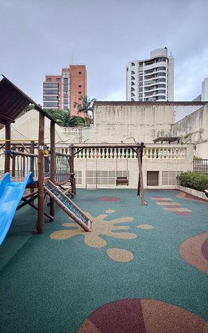 Apartamento à venda com 200m², 4 quartos e 3 vagas Apartamento à venda com 200m², 4 quartos e 3 vagasPlayground