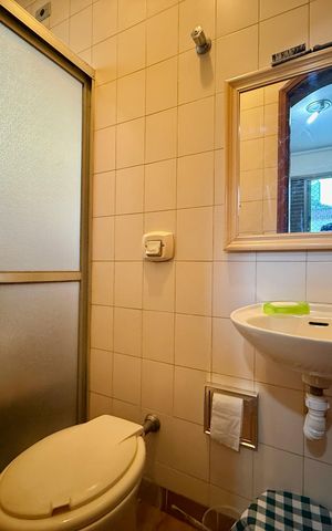 Apartamento à venda com 200m², 4 quartos e 3 vagas Apartamento à venda com 200m², 4 quartos e 3 vagasBanheiro de Serviço