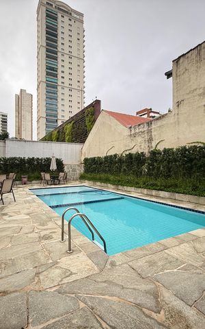 Apartamento à venda com 200m², 4 quartos e 3 vagas Apartamento à venda com 200m², 4 quartos e 3 vagasPiscina