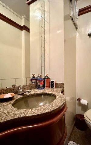 Apartamento à venda com 200m², 4 quartos e 3 vagas Apartamento à venda com 200m², 4 quartos e 3 vagasLavabo