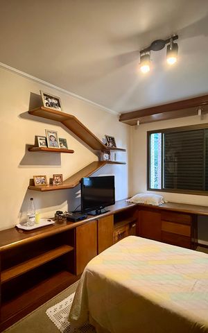 Apartamento à venda com 200m², 4 quartos e 3 vagas Apartamento à venda com 200m², 4 quartos e 3 vagasQuarto 4